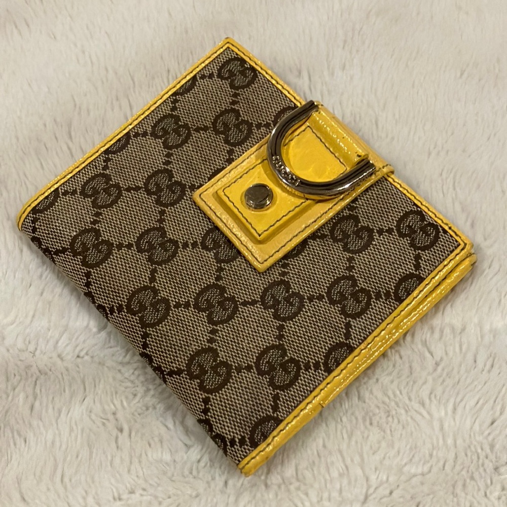 Cute GG wallet